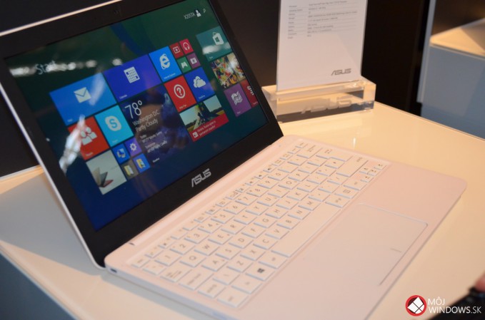 Asus-EeeBook-IFA2014-4