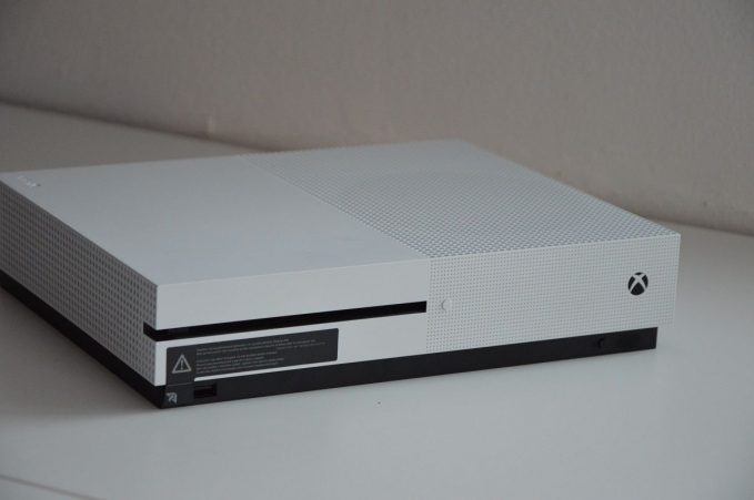 Xbox One S